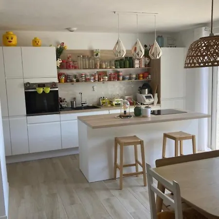 Au Calme Vue Rare Pinede Proche Et Montpellier *