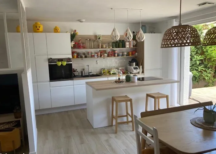 Au Calme Vue Rare Pinede Proche Et Montpellier *